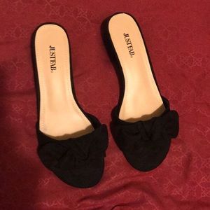 Brand new bow sandals